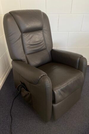 260331 - Meubelzorg sta op relax stoel donkergrijs