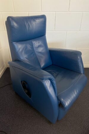 260330 - Prominent sta op relax stoel blauw
