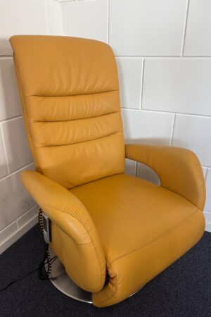2609102 - Meubelzorg sta op relax stoel geel